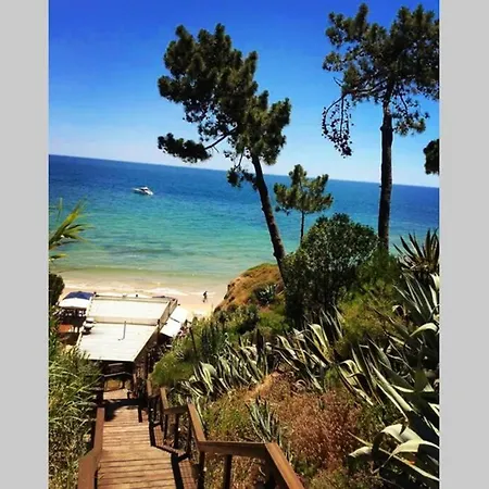 Oura Praia Apartment